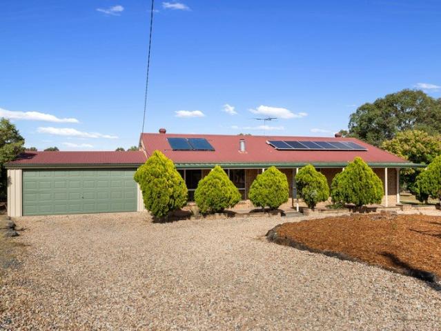 Family Home with 4 Car ACCOMODATON on 1 Plus Acres