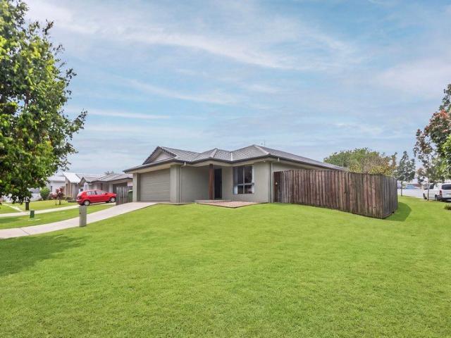 Family Home All Over One Level. Superb Location