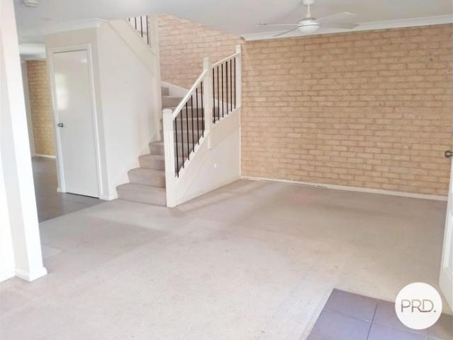 FAMILY HOME AWAITS!