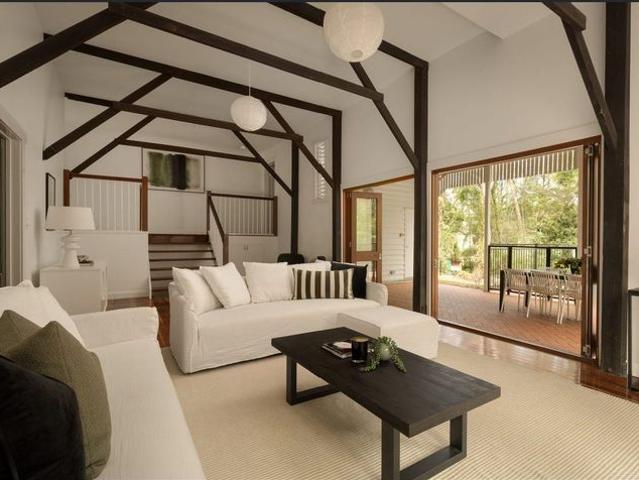 Family Home Backing Onto Private Sanctuary