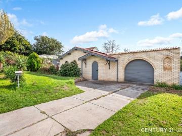 Family Home, Big Block & Future Potential on 754m² Approx