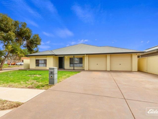 FAMILY HOME BOASTING A GRAND FLOORPLAN