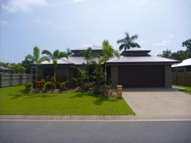 Family home close to the beach!