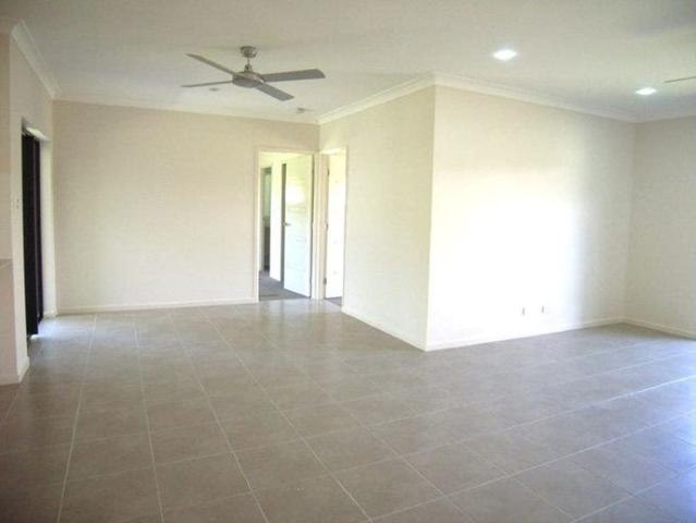 Family home close to the beach!