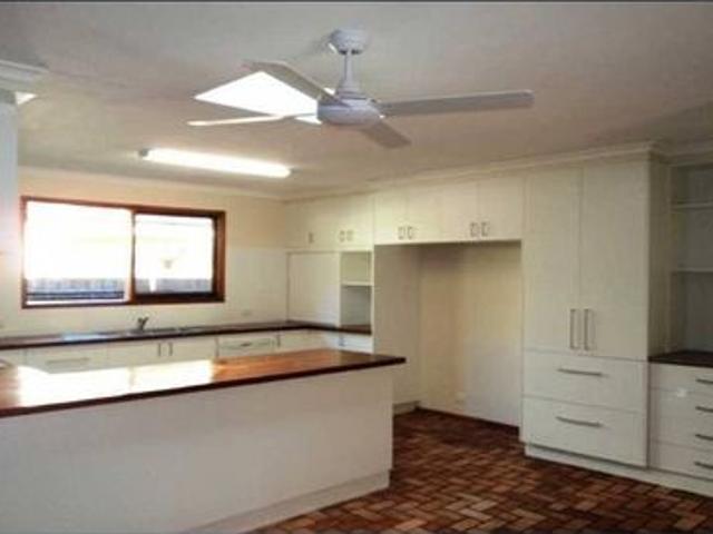 FAMILY HOME CLOSE TO SCHOOL