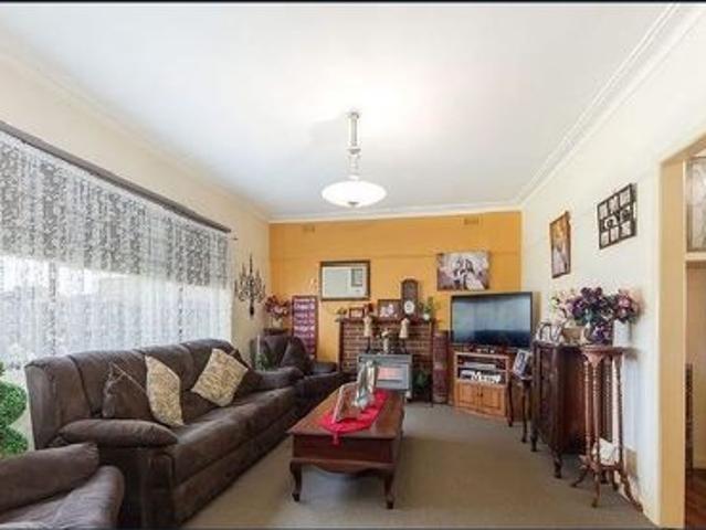 Family Home close to Station