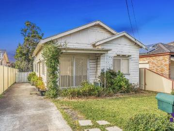 Family home delivers generous spaces, updated interiors and redevelop potential STCA