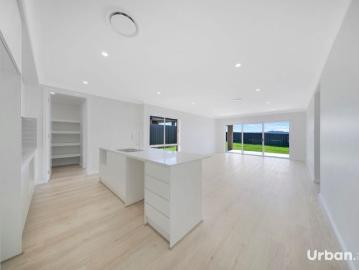 Family Home for Lease – Tranquil Living in Hillcrest Estate Solar System and Much More!