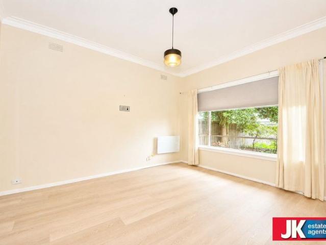 FAMILY HOME FOR RENT IN ALTONA!