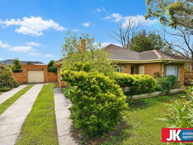 FAMILY HOME FOR RENT IN ALTONA!