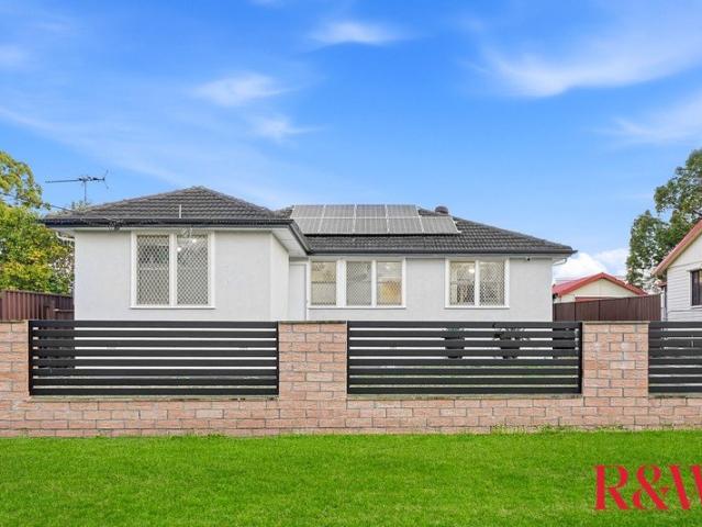 Family Home Four Bedroom and Two bathroom