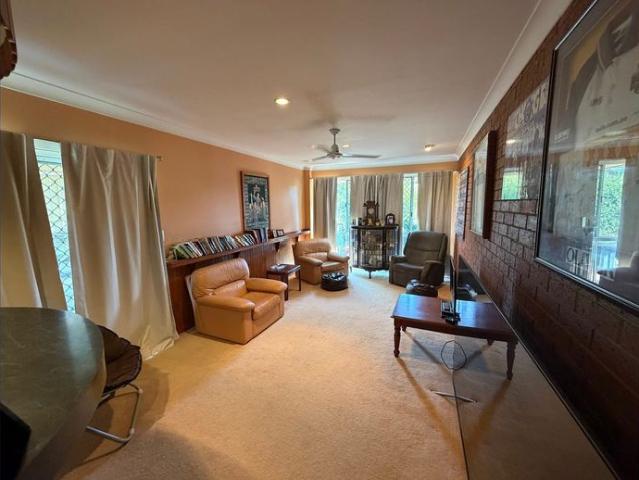 Family home, fully fenced yard, 3 car accom