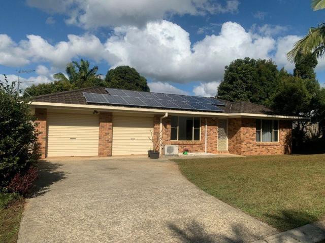 Family Home In The Heart Of Bangalow