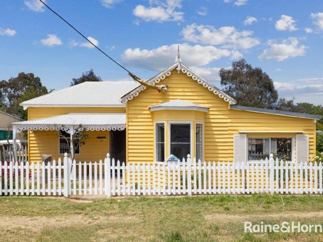 Family Home in the Heart of Braidwood