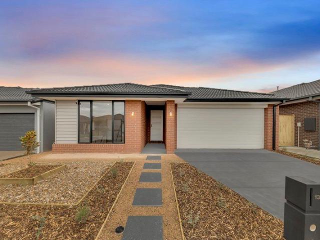 Family Home in the Heart of Brookfield