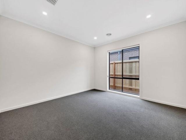Family Home in the Heart of Brookfield