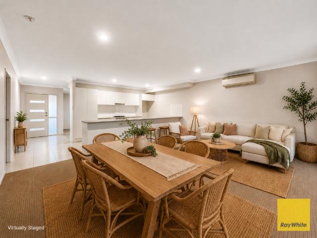 Family Home In The Heart Of Hamlyn Terrace