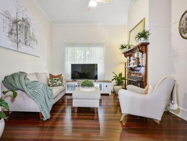Family Home in the Heart of Lilydale