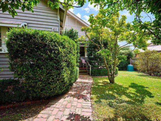 Family Home in the Heart of Lilydale