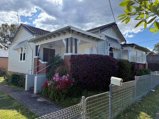 Family Home in The Heart of New Lambton