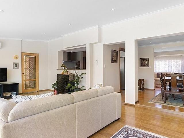 Family Home in the Heart of West Beach