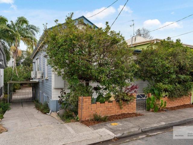 Family home in the heart of West End