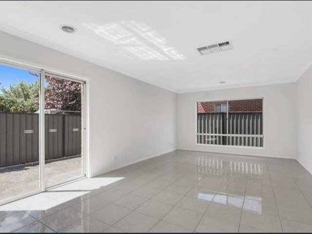 Family Home in the Sought After Hawkstowe Estate