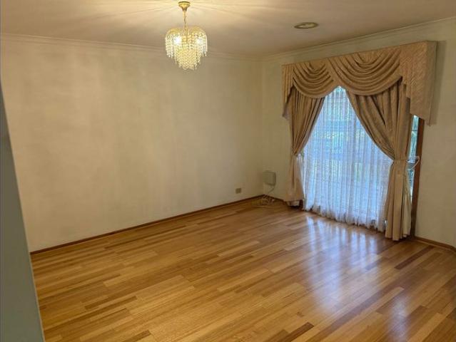 Family Home in the Perfect Location!
