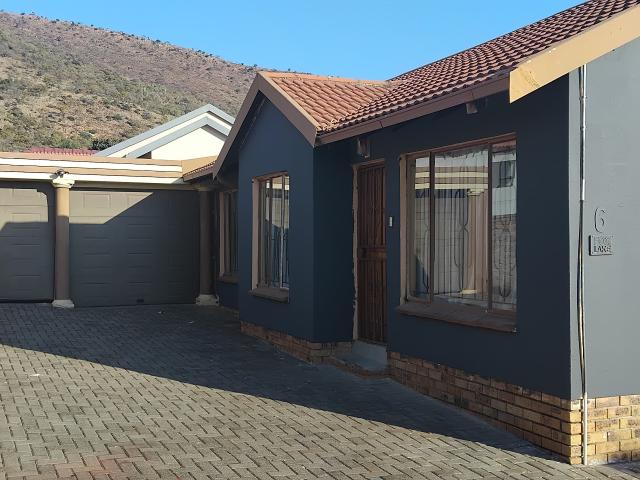 Family Home In Tlhabane West