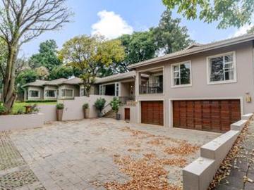 family home in upper bedfordview!