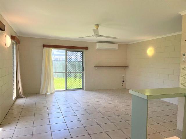 Family Home in Yorkeys Knob!