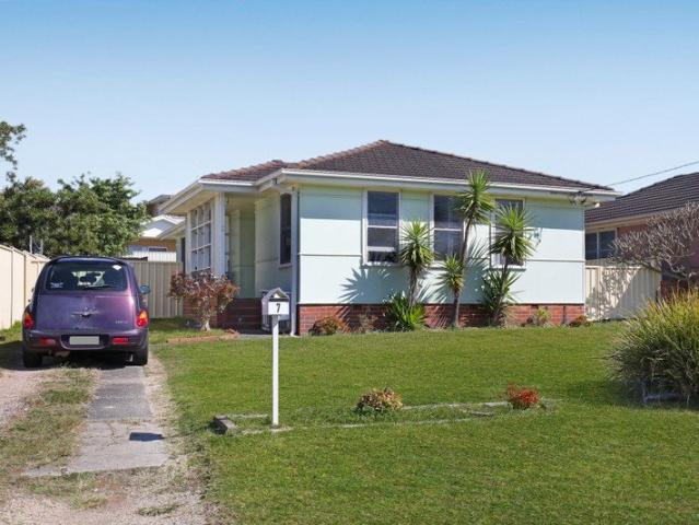 Family Home in a Convenient Lakeside Location