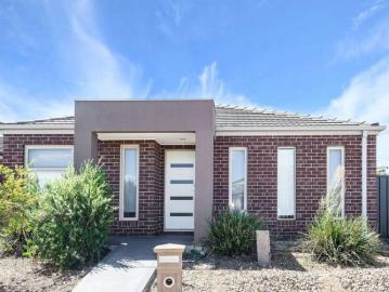 Family Home in a Convenient Wyndham Vale Location!