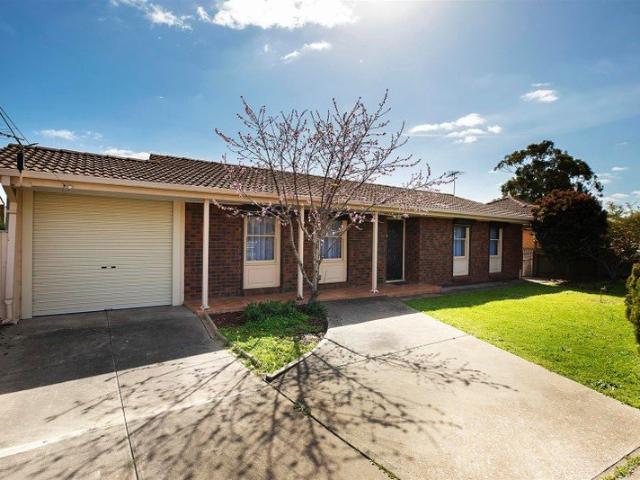 FAMILY HOME IN A GREAT LOCATION!
