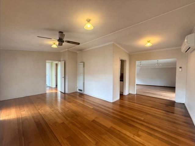 FAMILY HOME IN A GREAT LOCATION!