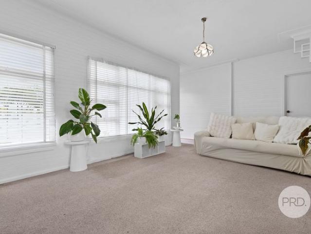 Family Home in a Peaceful Padstow Heights Setting