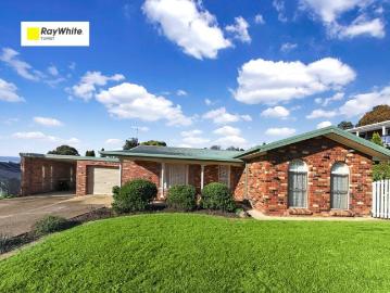 Family Home in a Prime Cul de Sac Location