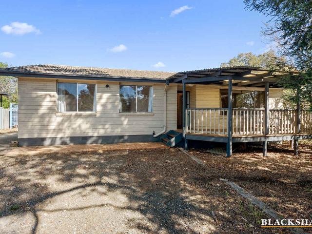 Family Home in a Quiet Scullin Cul de Sac