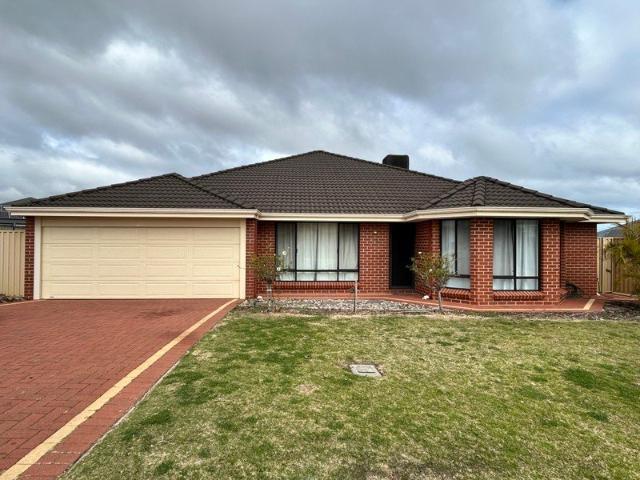 FAMILY HOME IN BINNINGUP