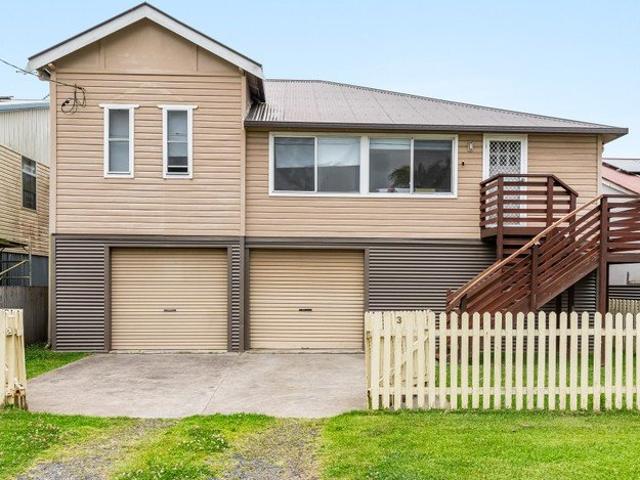 Family Home In Broadwater