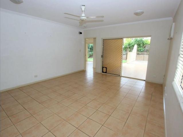 FAMILY HOME IN BRINSEAMD