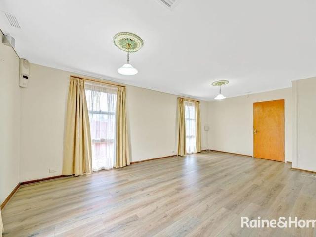 Family Home in central Cranbourne!