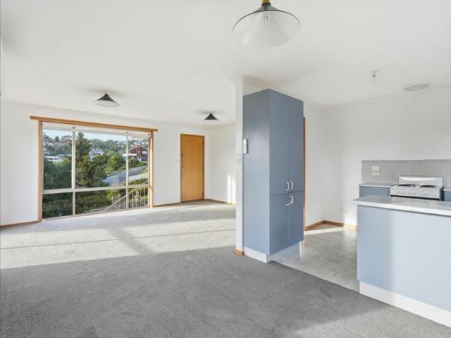 Family Home in Central Kingston With Plenty Of Space