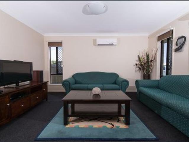 FAMILY HOME IN CENTRAL LAKES! BREAK LEASE