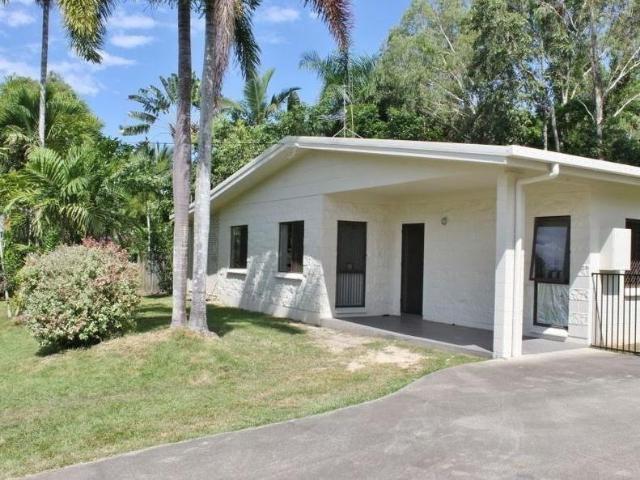 FAMILY HOME IN CLIFTON BEACH!