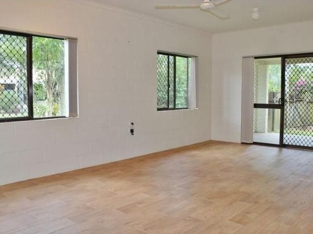 FAMILY HOME IN CLIFTON BEACH!