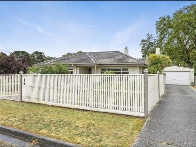 FAMILY HOME IN CRESWICK