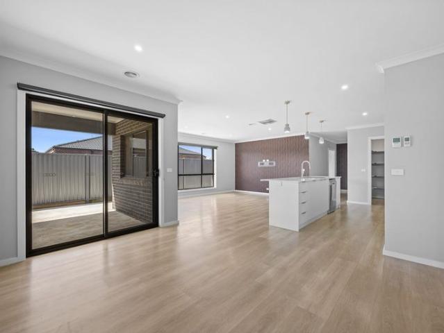 Family Home in Desirable Alfredton Location