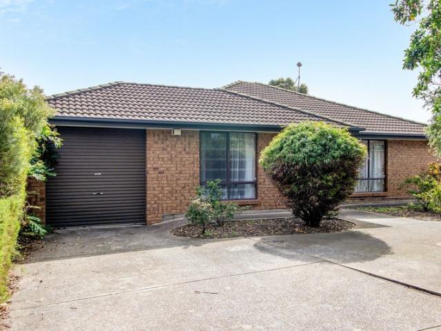 Family home in desirable location!