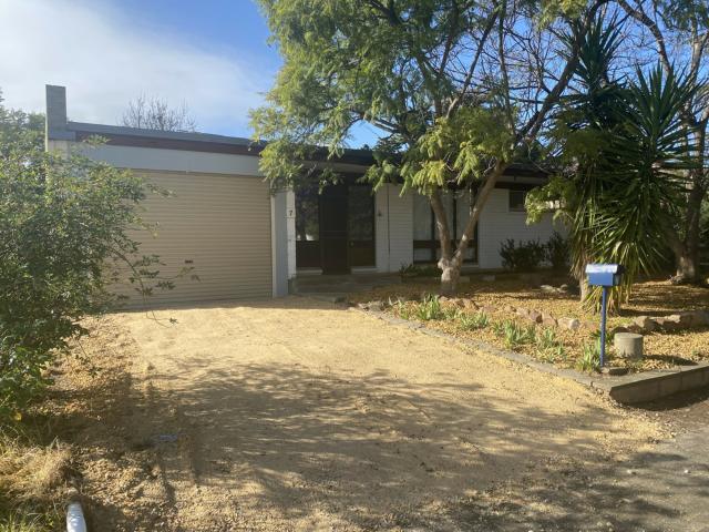 Family Home In Elizabeth Grove